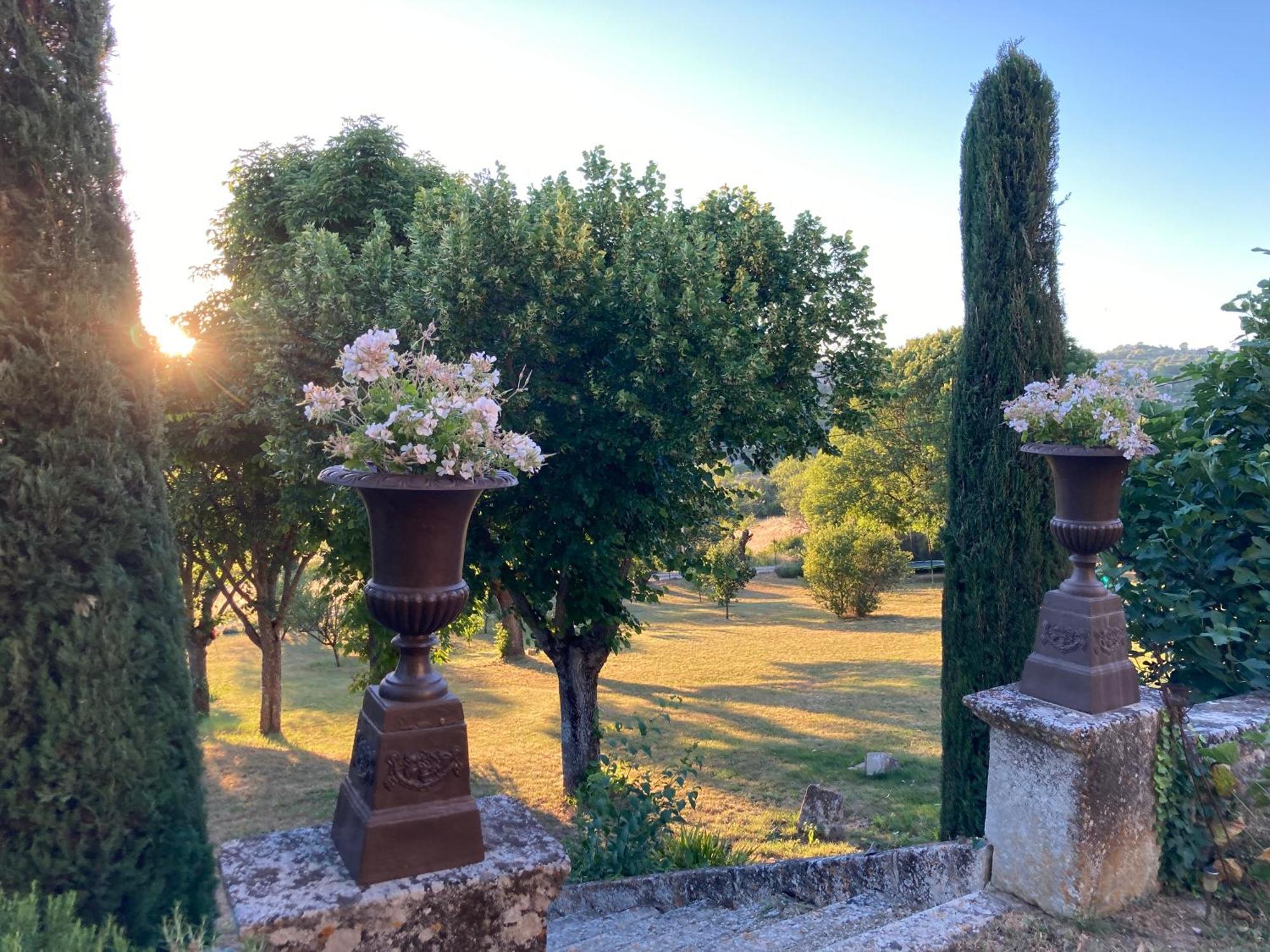 Chateau De Peyrolles Apt Exterior photo